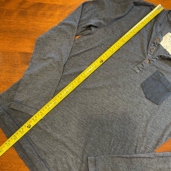 Abercrombie and Fitch Long Sleeve Shirt - Picture 3 of 5